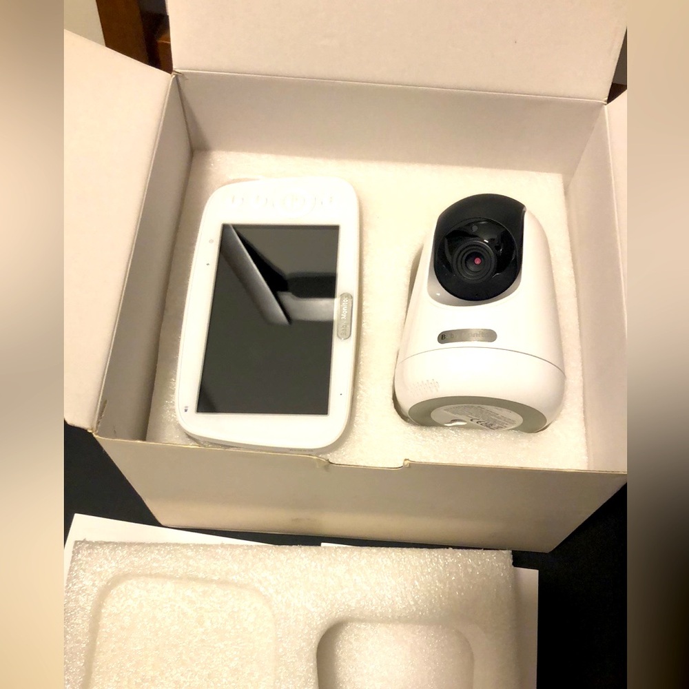 NWT  Baby Monitor with Camera and User Guide. - Picture 2 of 7